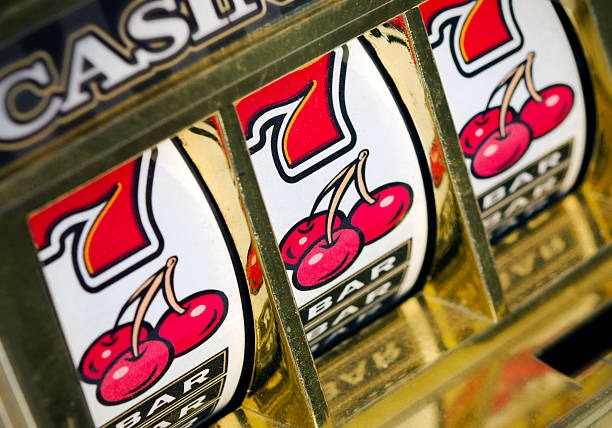 Caishen Wins live dealer table with multi-camera interface on dragon22